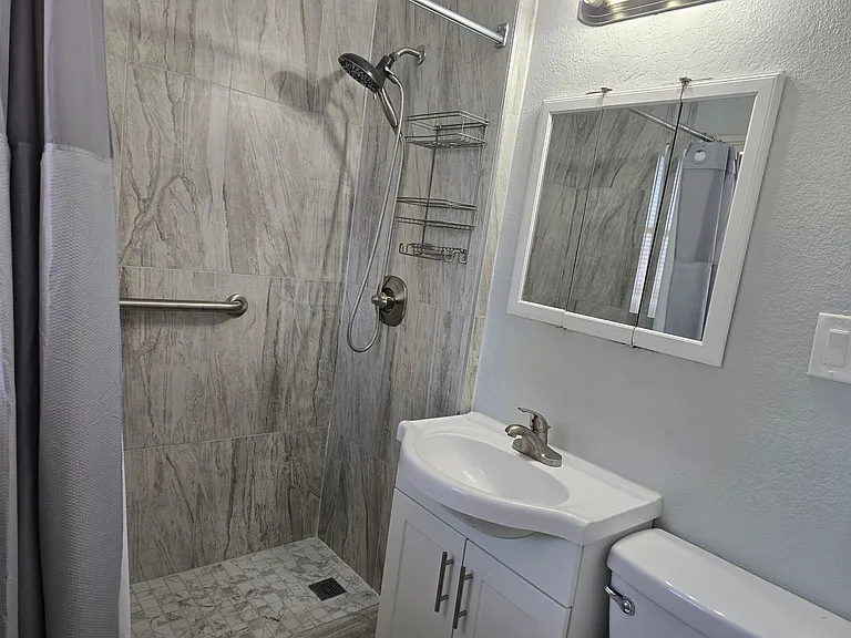 529 W Church Ave — Photo 16