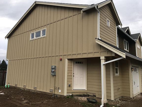 3rd image of 9136 To 9140 184th Ave E