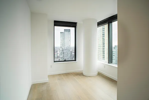 Rented by Modern Spaces | media 11