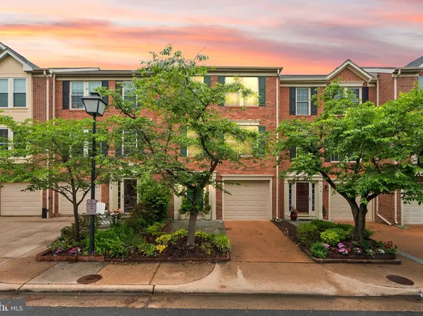 917 Rolfe Pl, Alexandria, VA 22314