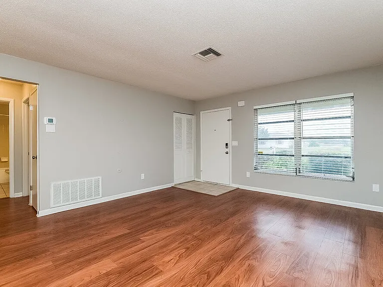 9350 Bayside Ct — Photo 4