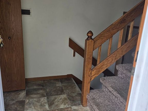 2nd image of 1627-1629 Rustic Dr