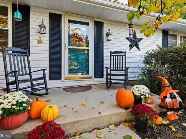 1602 Thornwood Ct, Fallston, MD 21047