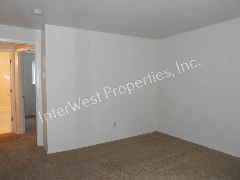 16705 NE Halsey St #109 — Photo 10