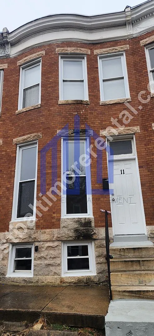 Spacious 3 Bedroom Home In West Baltimore — Photo 1