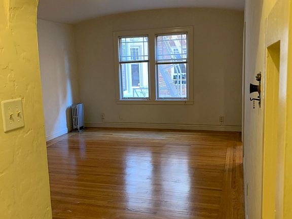 3rd image of 650 Stanyan St #205
