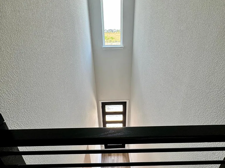 2930 Eleanor Dr — Photo 18