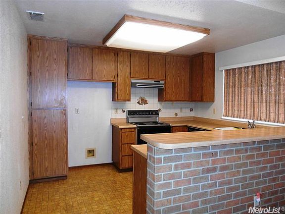 4th image of 3985 Deer Trail Way
