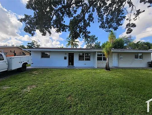 3 bed, $3,270 — Photo 2