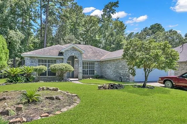4 bed, 2.5 bath, 2145 sqft, $2,275 — Photo 2
