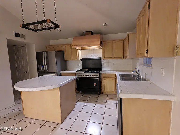7417 Mission Viejo Dr — Photo 7