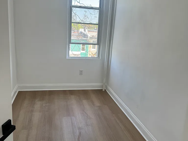 739 N Edgewood St — Photo 13