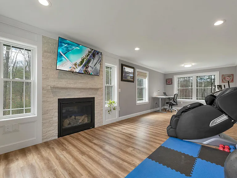 40 Mary Ann Ave — Photo 41