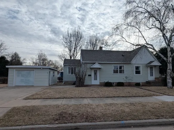 1854 Simpson St, Oshkosh, WI 54902