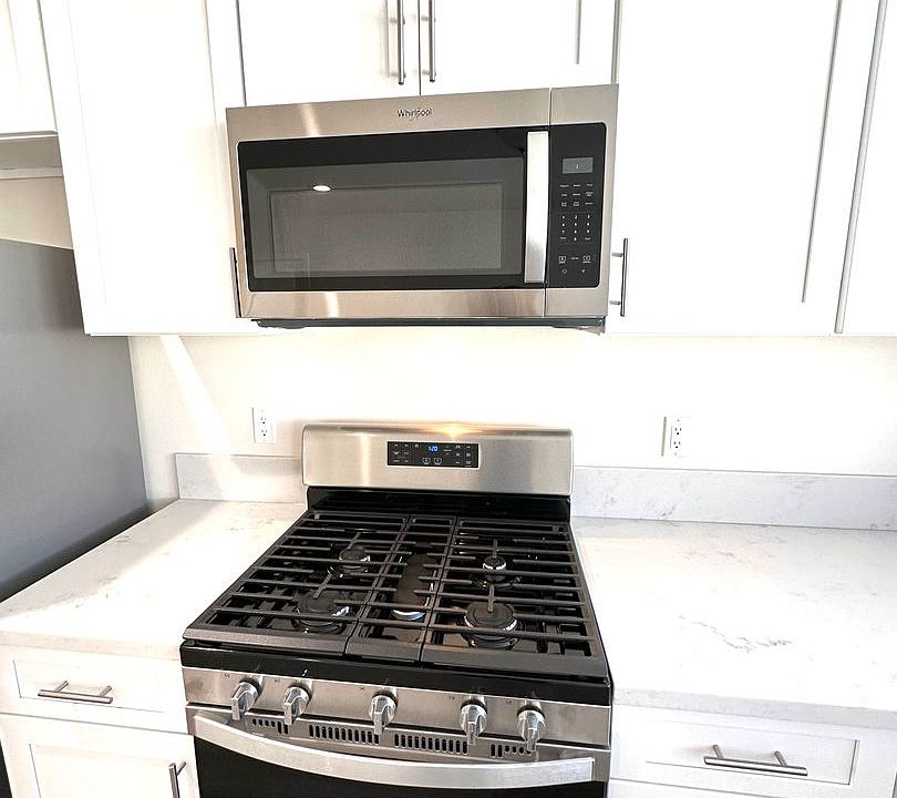 1st image of 160 S Michigan Ave APT 103