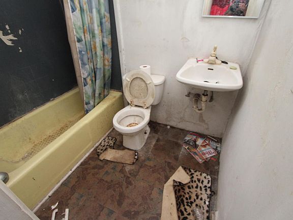 4th image of 5120 Broadway Ave