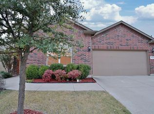 5921 Comanche Peak Dr, Fort Worth, TX 76179