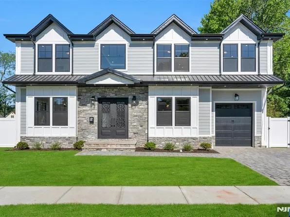 66 Westview Dr, Bergenfield, NJ 07621