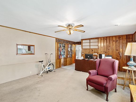 5th image of 42 W Oak St