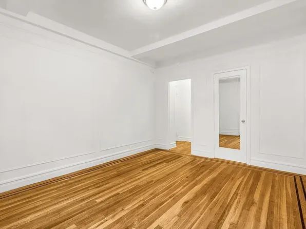 208 W 23rd St, New York, NY