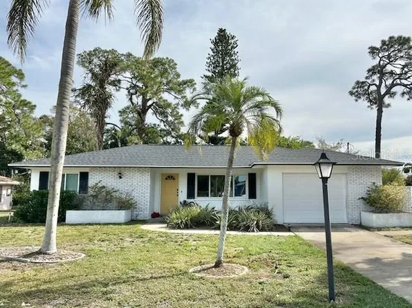 303 67th St NW, Bradenton, FL 34209