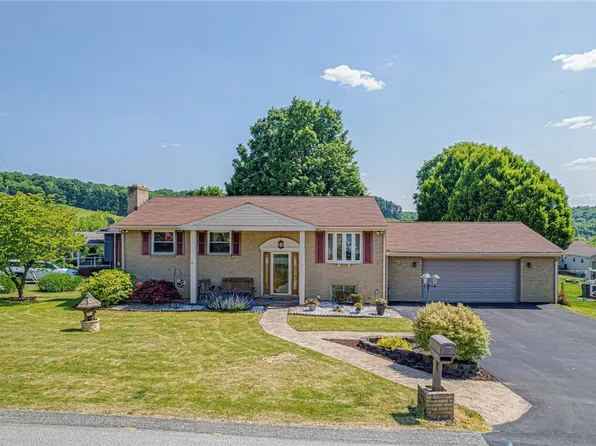 140 Melrose Dr, New Stanton, PA 15672