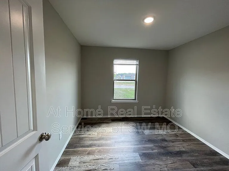 353 Rabbit Run St — Photo 9