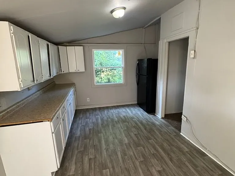 1115 Grant Ave — Photo 4