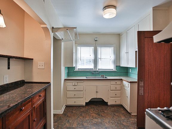 2nd image of 774 Roswell Ave #774