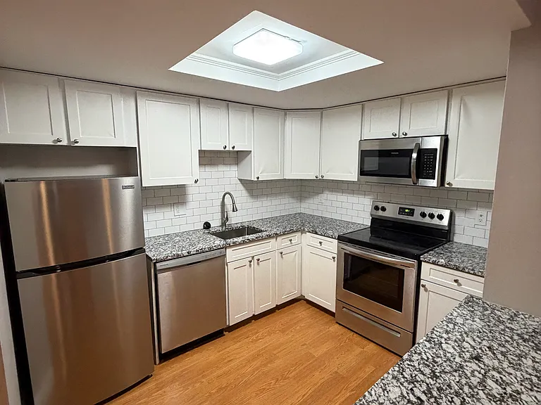 Elora Apartments — Photo 15
