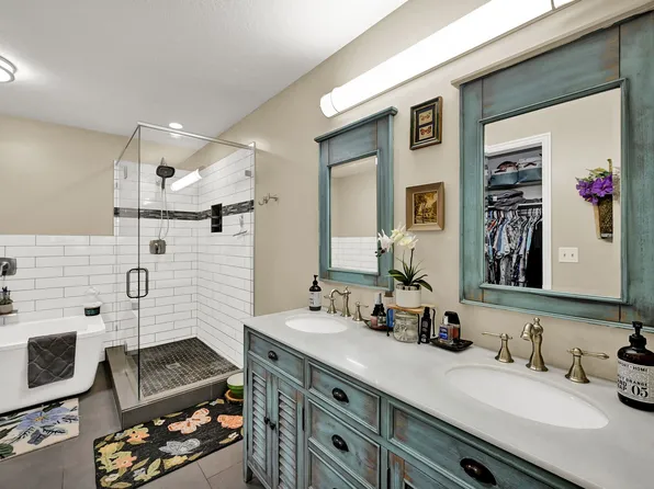 2246 E Lincoln Ct, Holladay, UT 84124