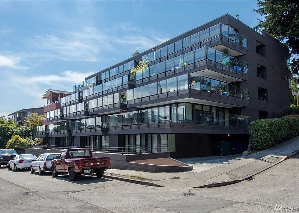 1st image of 2040 Waverly Pl N APT 104