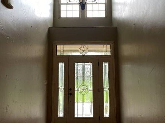 3rd image of 18040 Magnolia Dr