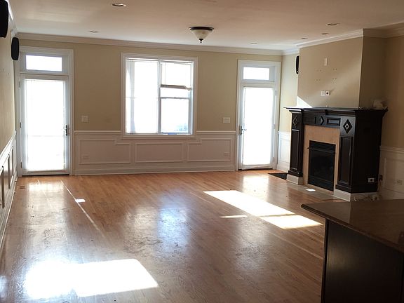 2nd image of 2855 N Southport Ave #1