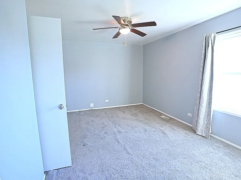 2684 Waterford Ct — Photo 15