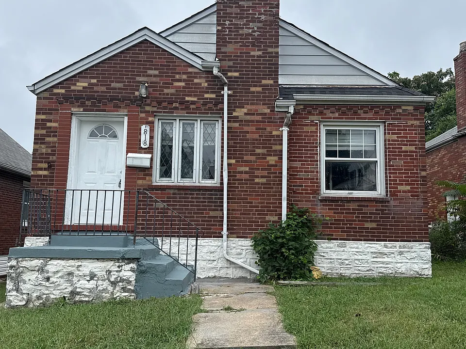 818 Wall St