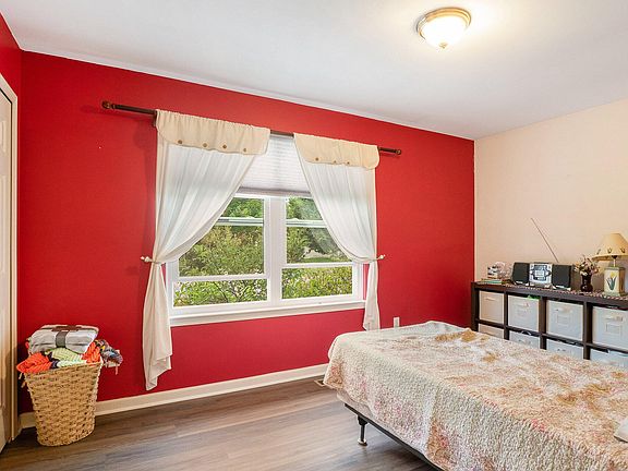 4th image of 3884 Silver Charm Ln