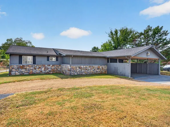 2060 Hamill Rd, Hixson, TN 37343