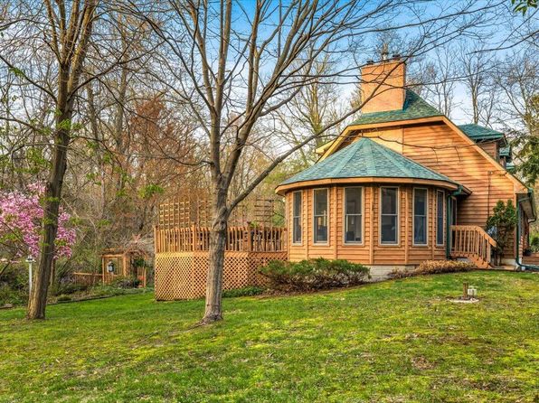 3938 Brookside Dr, Michiana Shores, IN 46360