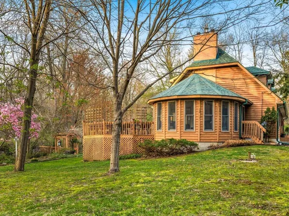 3938 Brookside Dr, Michiana Shores, IN 46360