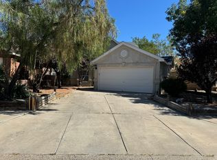 1126 Avenida Las Vistas NW, Los Lunas, NM 87031