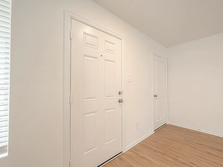 1491 Las Cuevas Dr — Photo 9