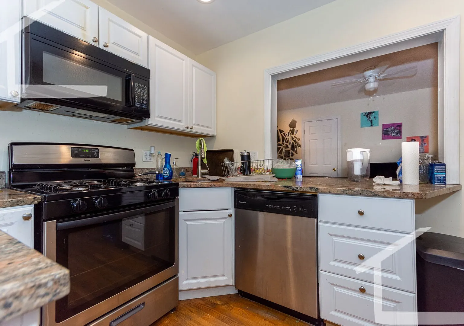 Spacious 3-bed, 1-bath Brookline unit right near BU — Photo 3