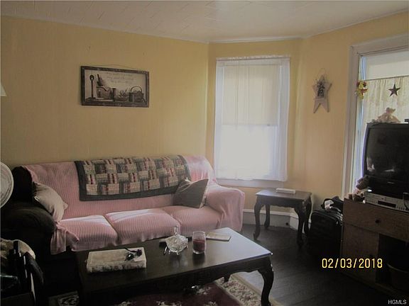 3rd image of 82 Franklin St