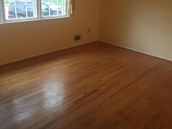 3rd image of 200 Janet Ct