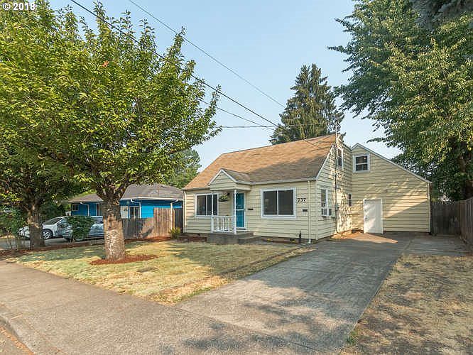1st image of 737 SE Cedar St