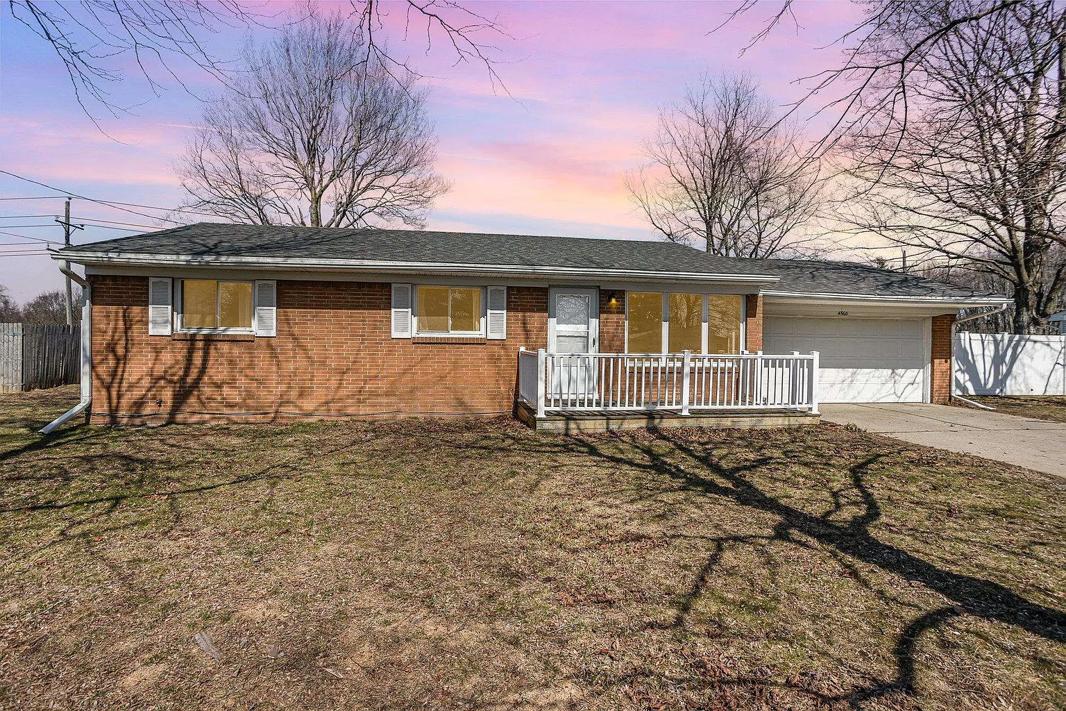 4560 Clunie St photo 1