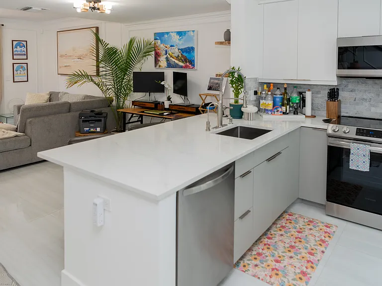 1877 NE 15th Ave #1877 — Photo 4