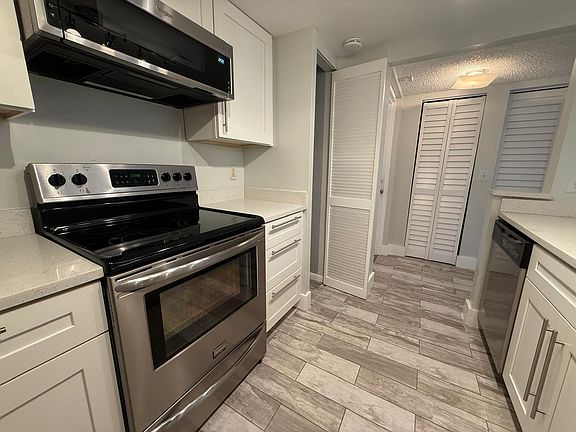 4th image of 9777 Westview Drive #1114