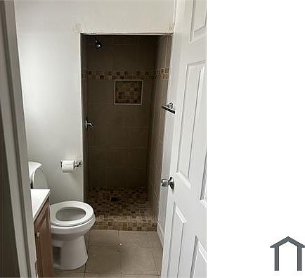 5th image of 1336 S Knott Ave